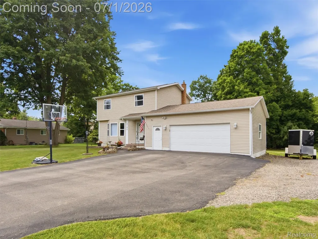 6195 Lake Forest Drive Grand Blanc Charter Township MI 48439