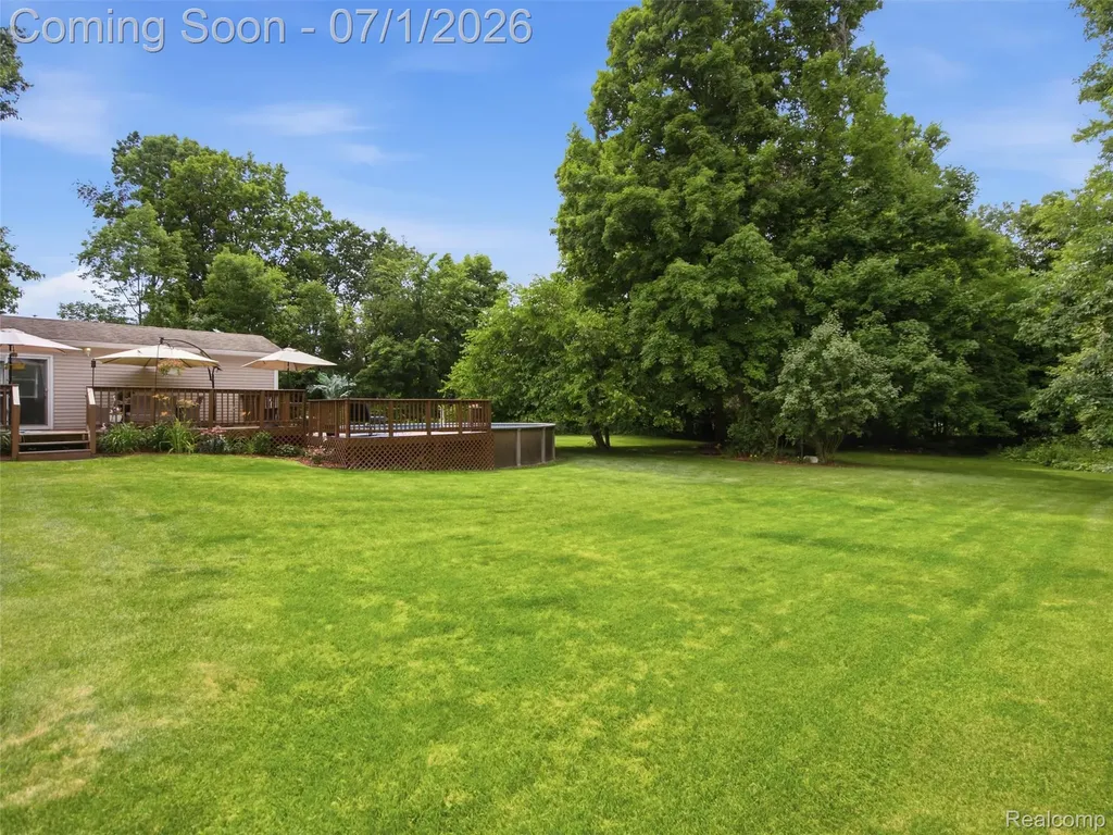 6195 Lake Forest Drive Grand Blanc Charter Township MI 48439
