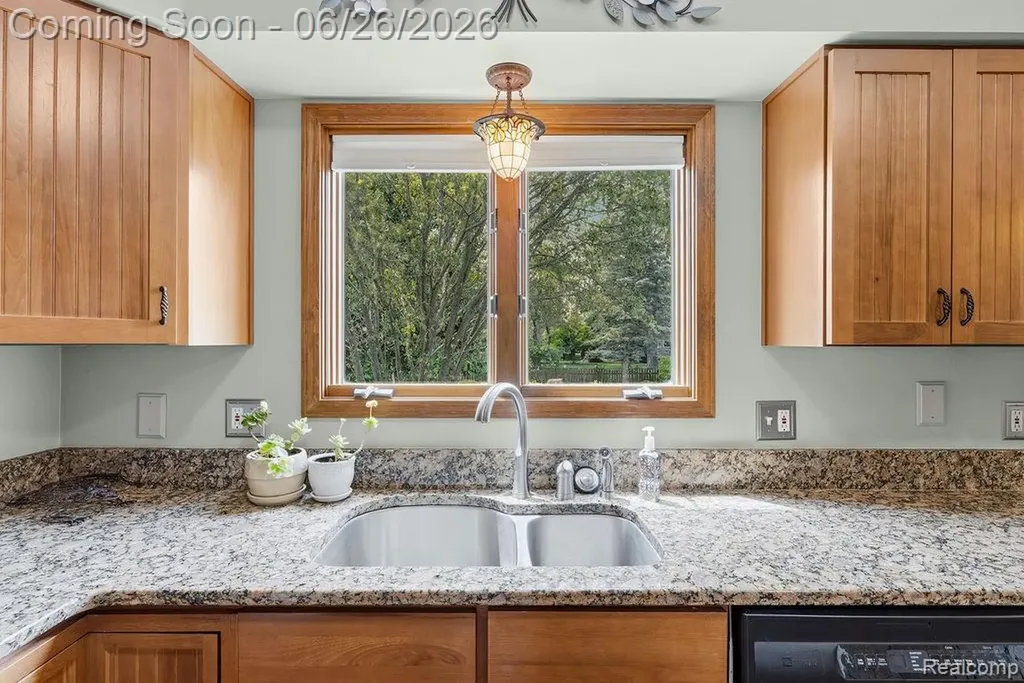 5835 Macmillan Way Delhi Charter Township MI 48911