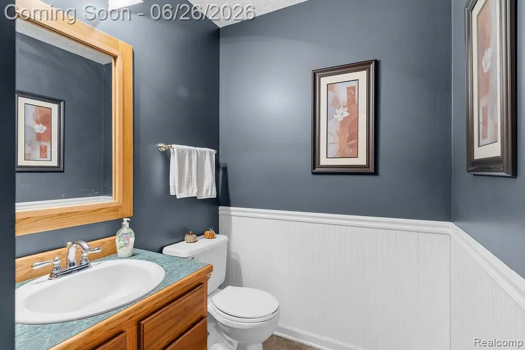 5835 Macmillan Way Delhi Charter Township MI 48911