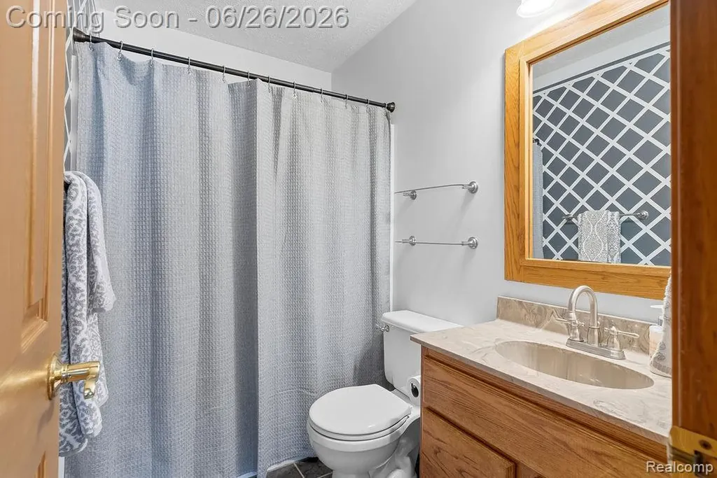 5835 Macmillan Way Delhi Charter Township MI 48911