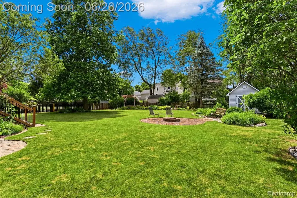 5835 Macmillan Way Delhi Charter Township MI 48911