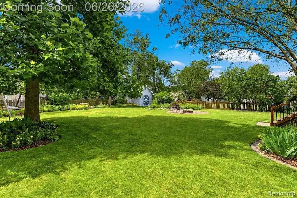 5835 Macmillan Way Delhi Charter Township MI 48911