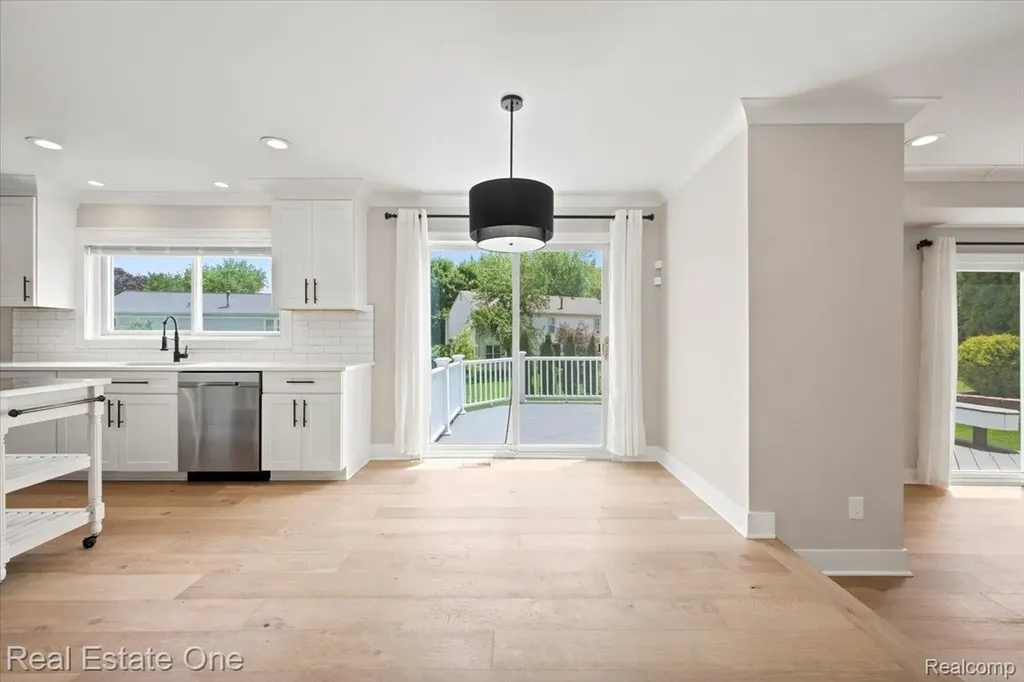 5485 Hammersmith Drive West Bloomfield Charter Township MI 48322