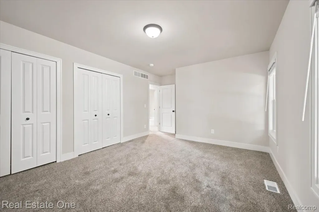 5485 Hammersmith Drive West Bloomfield Charter Township MI 48322
