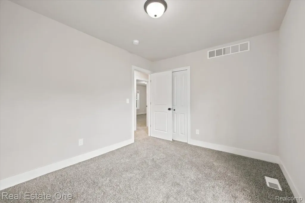 5485 Hammersmith Drive West Bloomfield Charter Township MI 48322