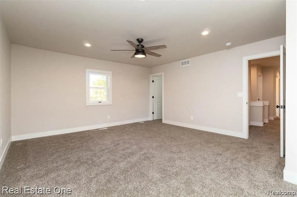 5485 Hammersmith Drive West Bloomfield Charter Township MI 48322