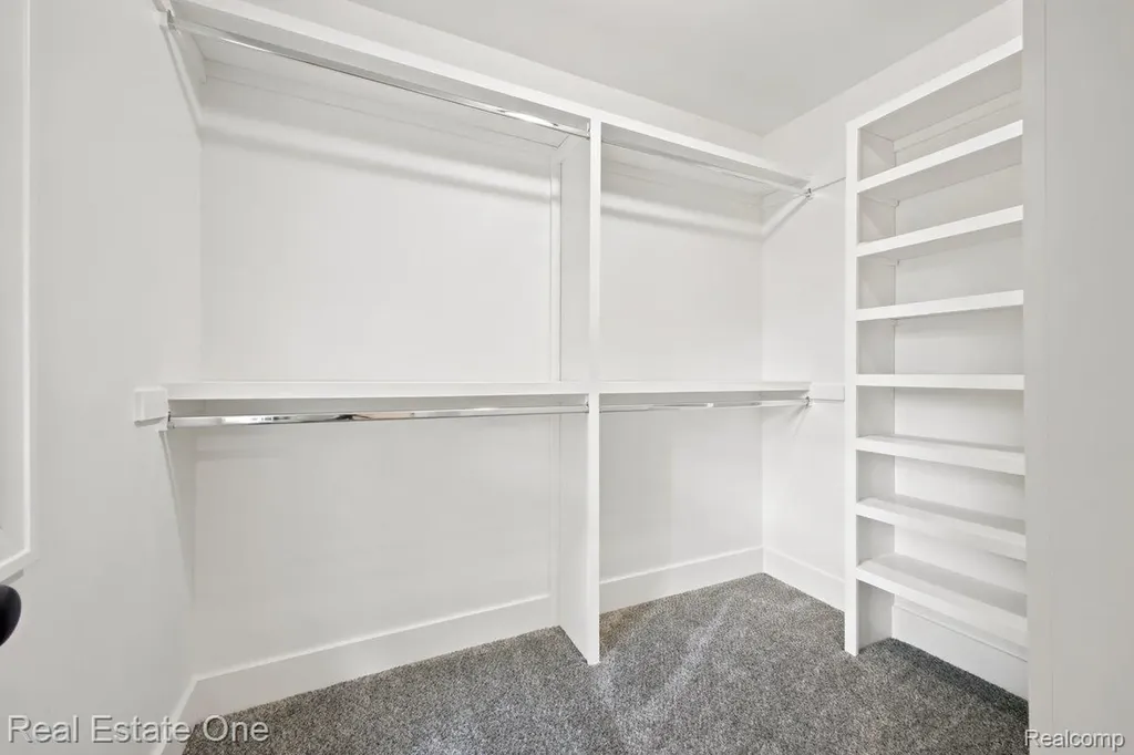 5485 Hammersmith Drive West Bloomfield Charter Township MI 48322