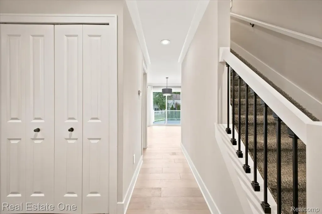 5485 Hammersmith Drive West Bloomfield Charter Township MI 48322