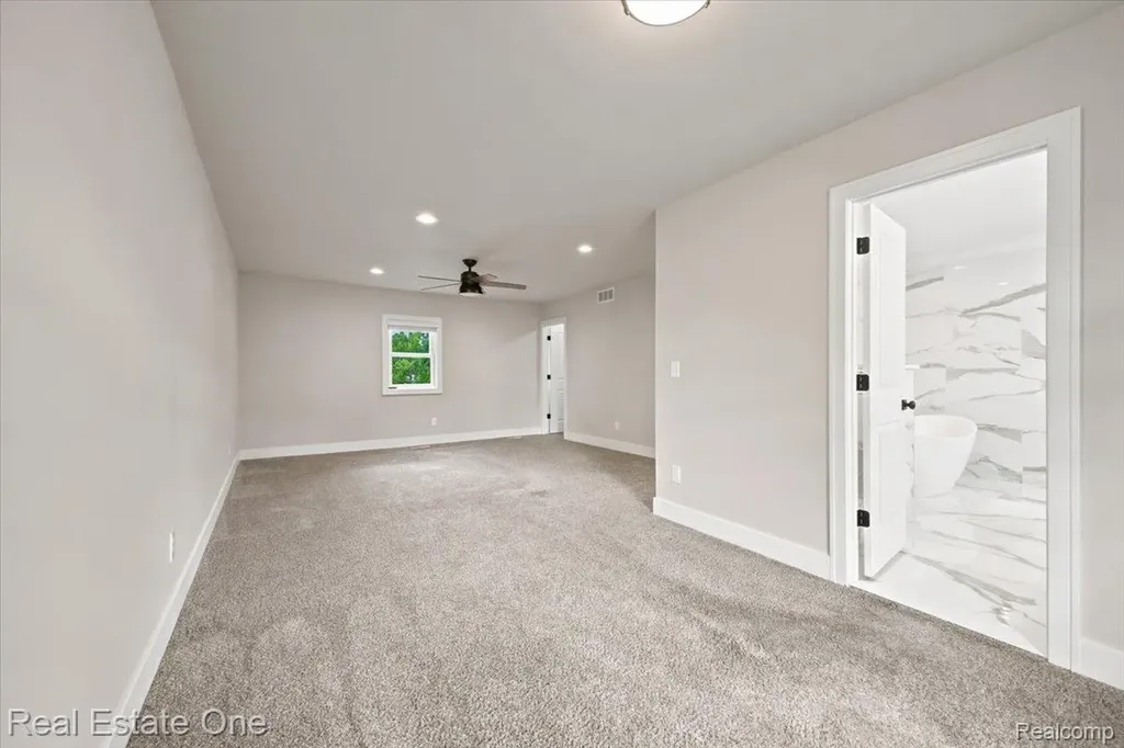 5485 Hammersmith Drive West Bloomfield Charter Township MI 48322