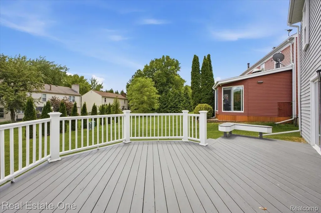 5485 Hammersmith Drive West Bloomfield Charter Township MI 48322