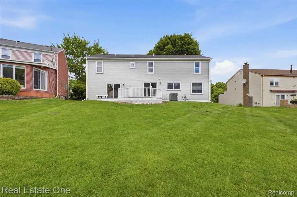 5485 Hammersmith Drive West Bloomfield Charter Township MI 48322