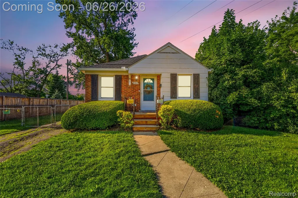 853 Wordsworth Street Ferndale City MI 48220
