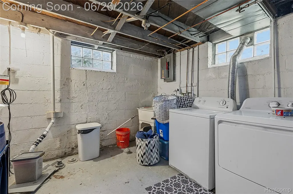 853 Wordsworth Street Ferndale City MI 48220