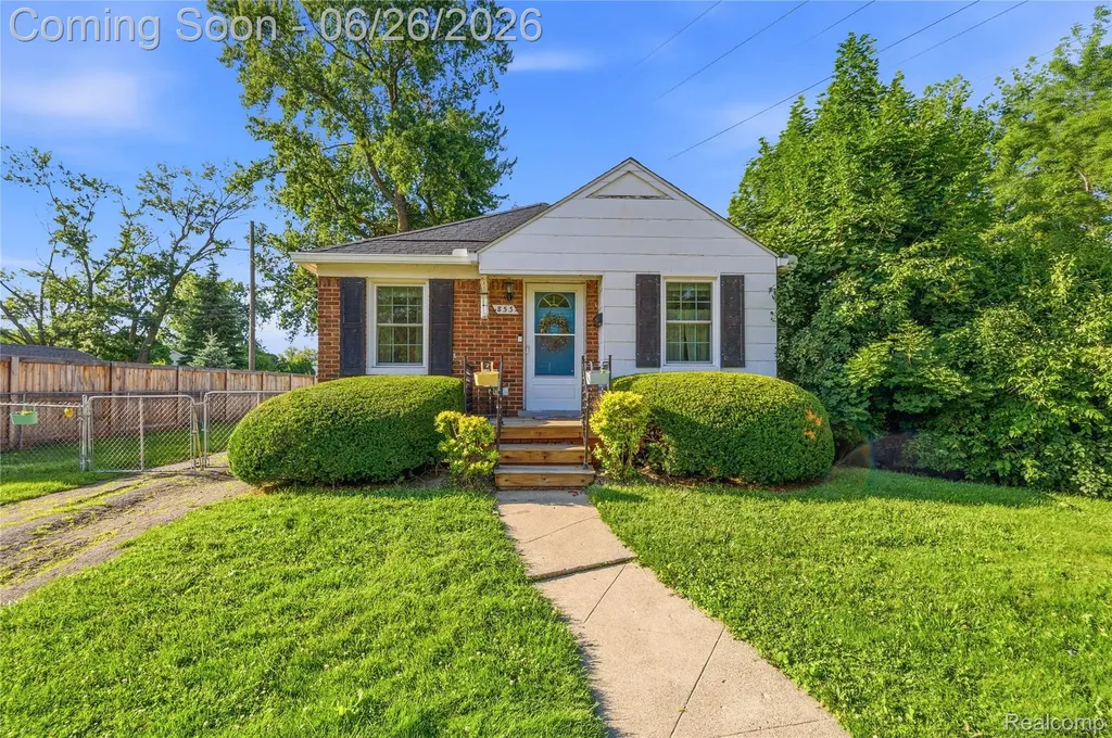 853 Wordsworth Street Ferndale City MI 48220
