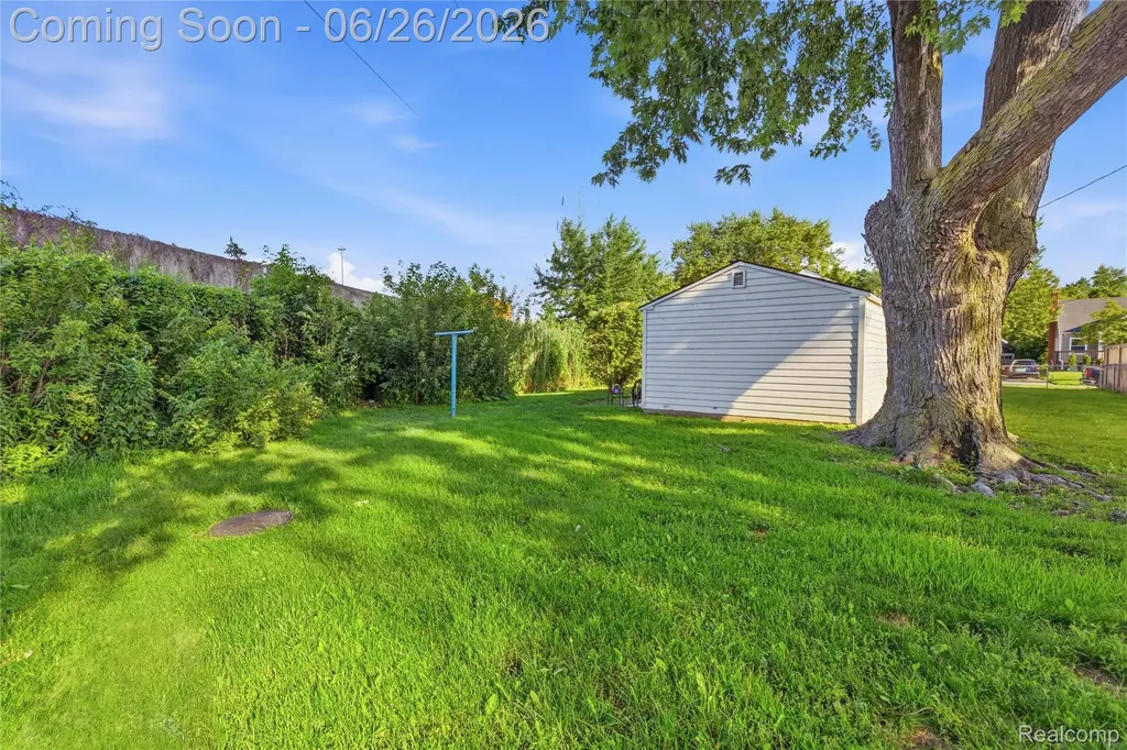 853 Wordsworth Street Ferndale City MI 48220