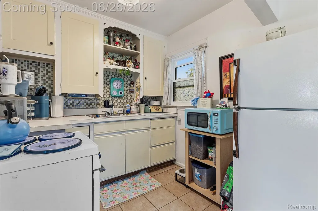 853 Wordsworth Street Ferndale City MI 48220