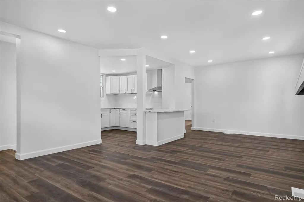 16883 Santa Rosa Drive Detroit City MI 48221