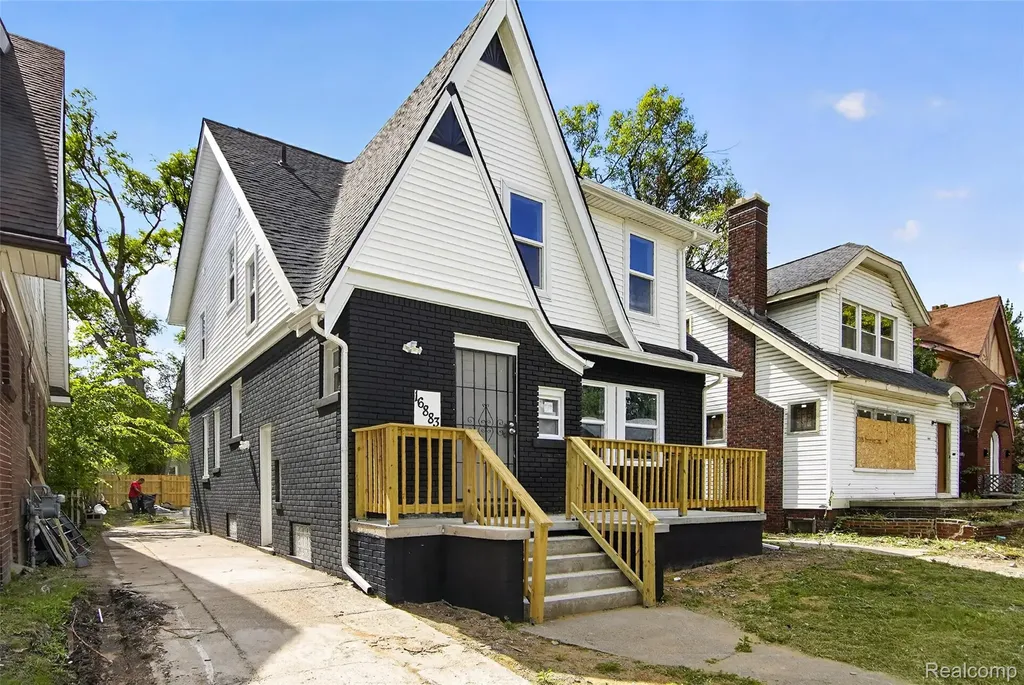 16883 Santa Rosa Drive Detroit City MI 48221