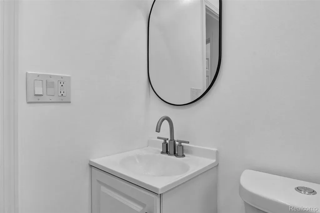 16883 Santa Rosa Drive Detroit City MI 48221
