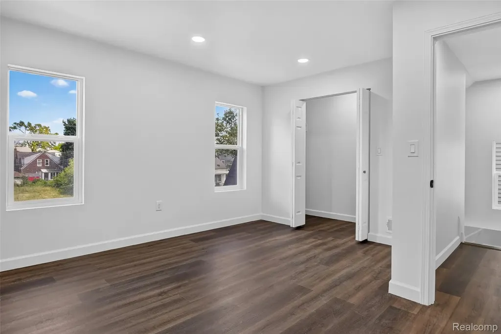 16883 Santa Rosa Drive Detroit City MI 48221