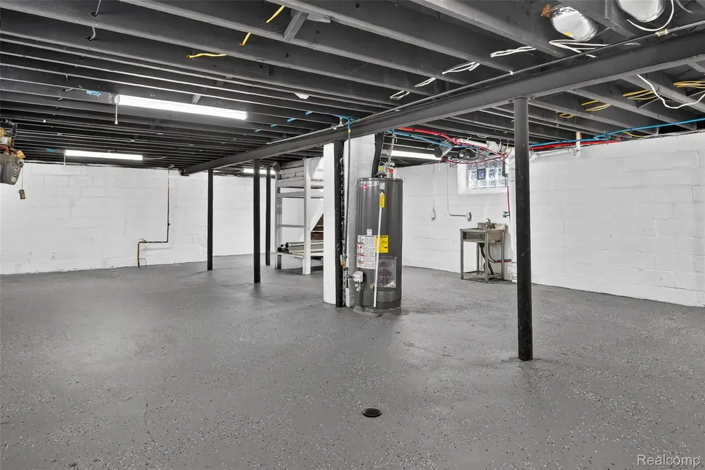16883 Santa Rosa Drive Detroit City MI 48221