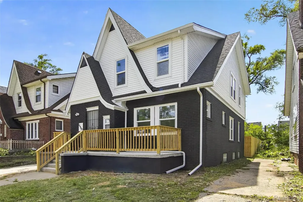 16883 Santa Rosa Drive Detroit City MI 48221