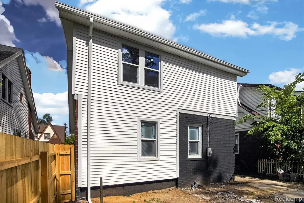 16883 Santa Rosa Drive Detroit City MI 48221