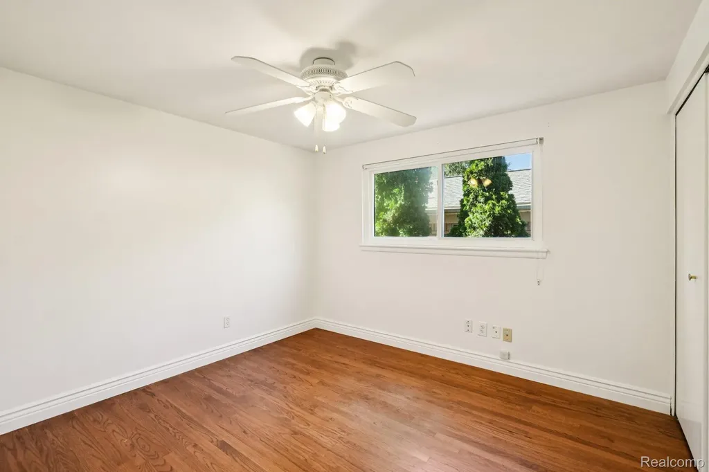 1424 Fairway Drive Birmingham City MI 48009