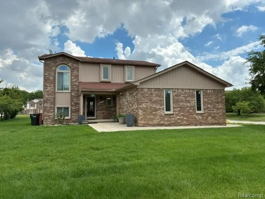 35616 Drake Drive Sterling Heights City MI 48310