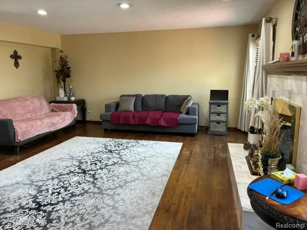 35616 Drake Drive Sterling Heights City MI 48310