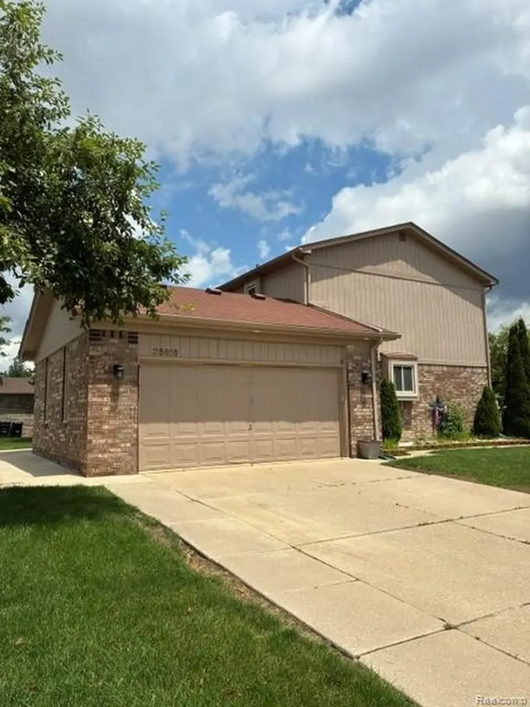 35616 Drake Drive Sterling Heights City MI 48310
