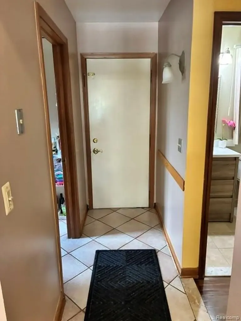 35616 Drake Drive Sterling Heights City MI 48310