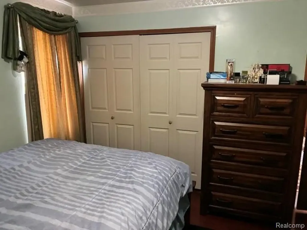 35616 Drake Drive Sterling Heights City MI 48310