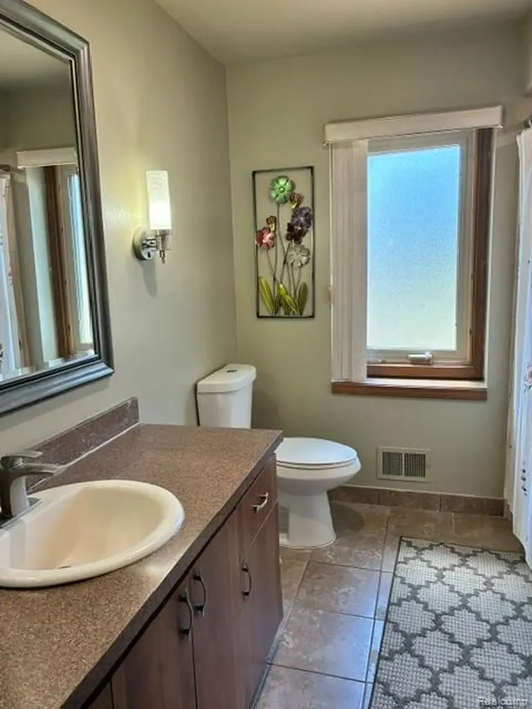 35616 Drake Drive Sterling Heights City MI 48310