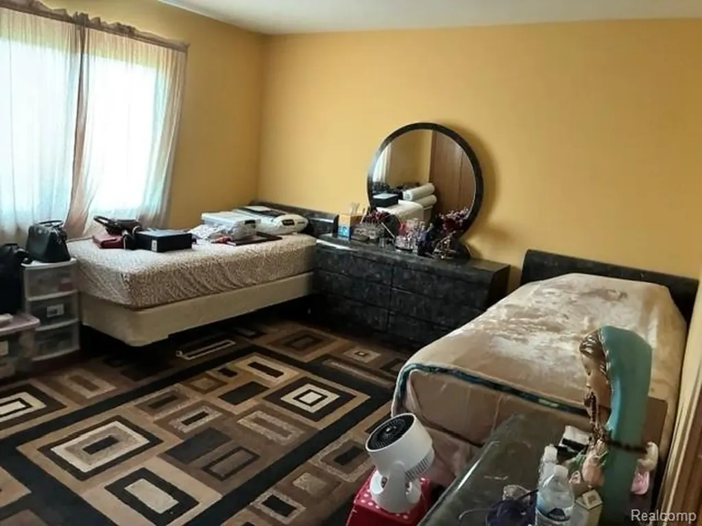 35616 Drake Drive Sterling Heights City MI 48310