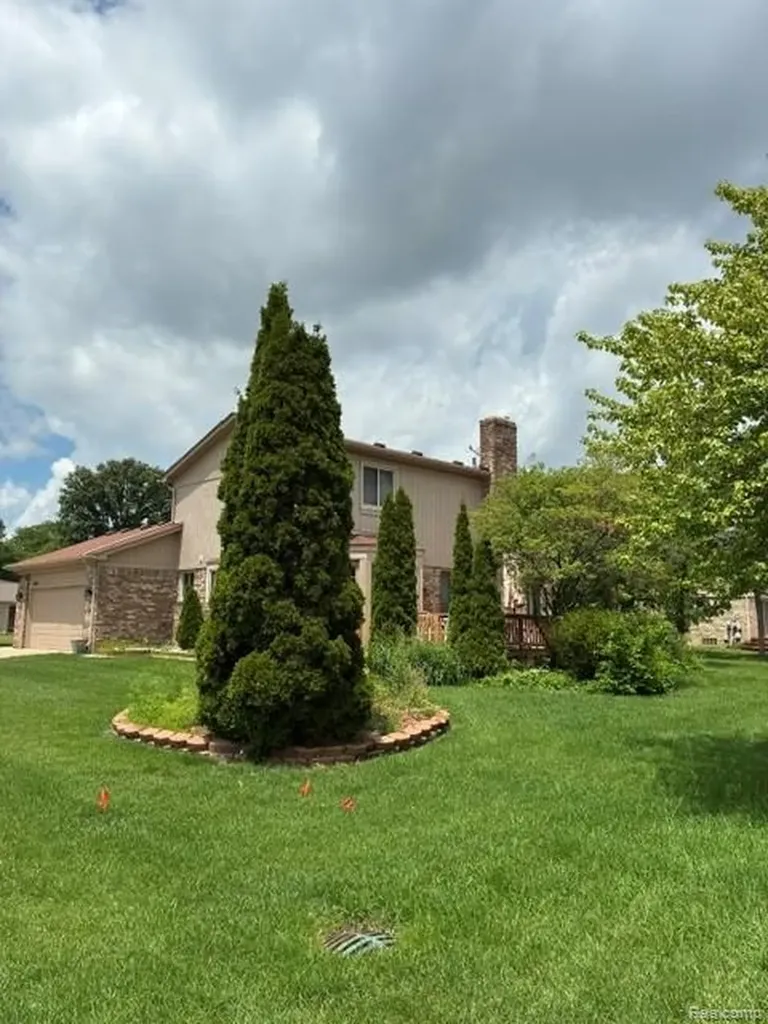 35616 Drake Drive Sterling Heights City MI 48310