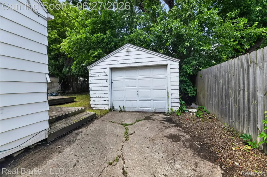 602 S Meade Street Flint City MI 48503