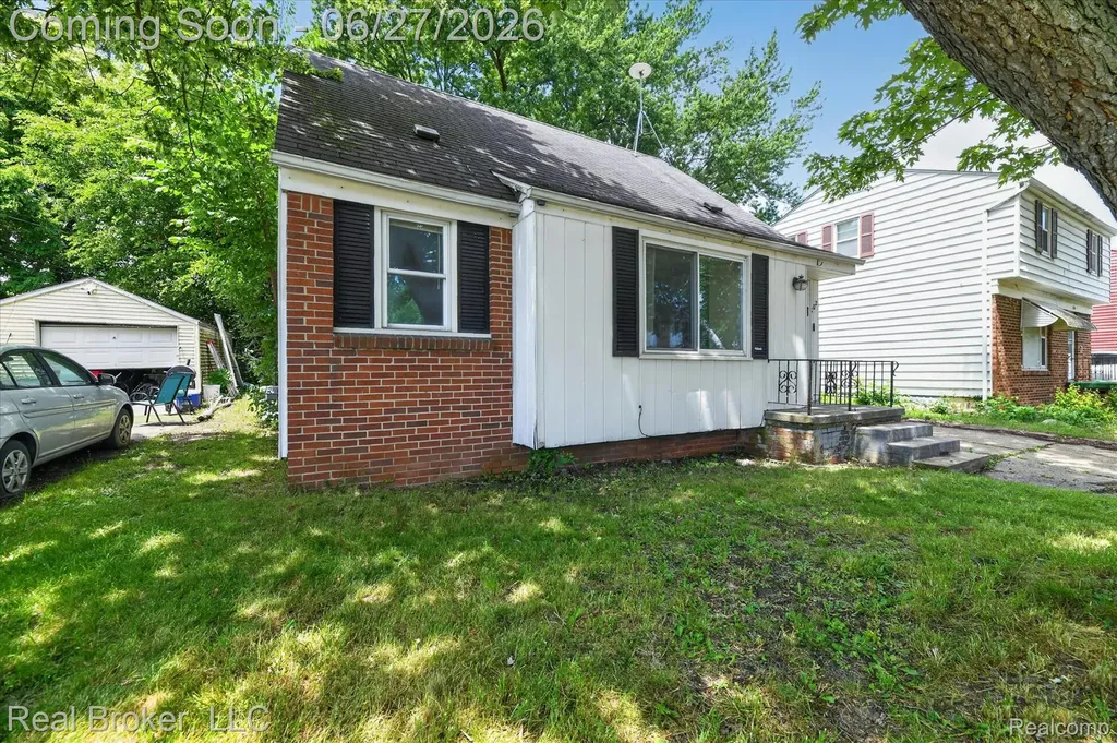 602 S Meade Street Flint City MI 48503