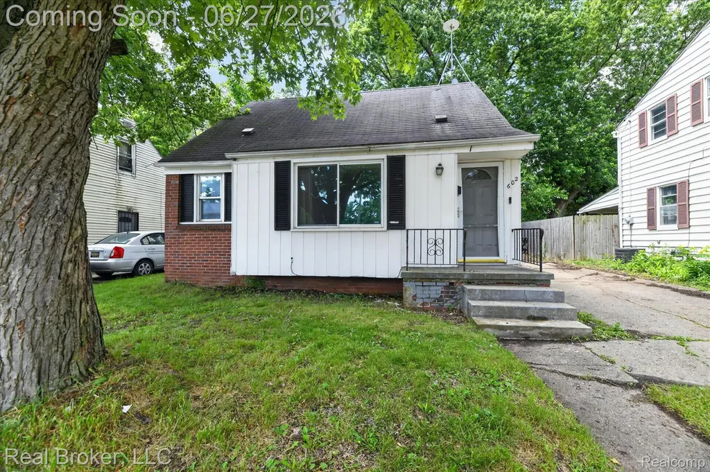 602 S Meade Street Flint City MI 48503
