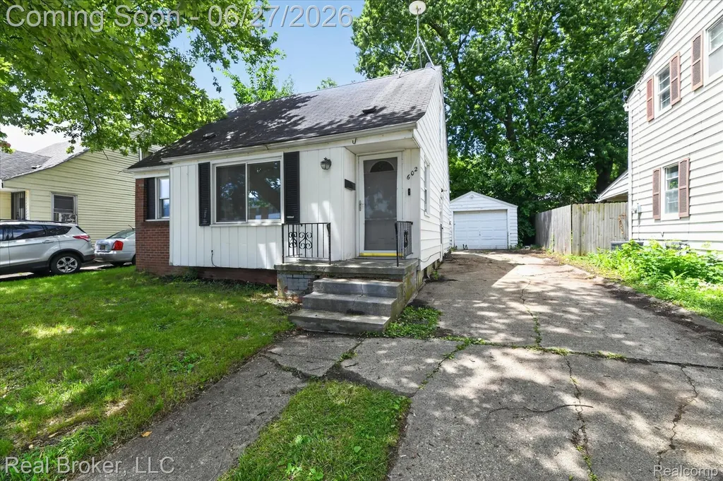 602 S Meade Street Flint City MI 48503