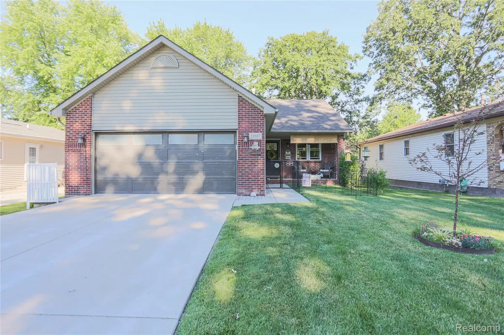 39567 Macomber Street Harrison Charter Township MI 48045