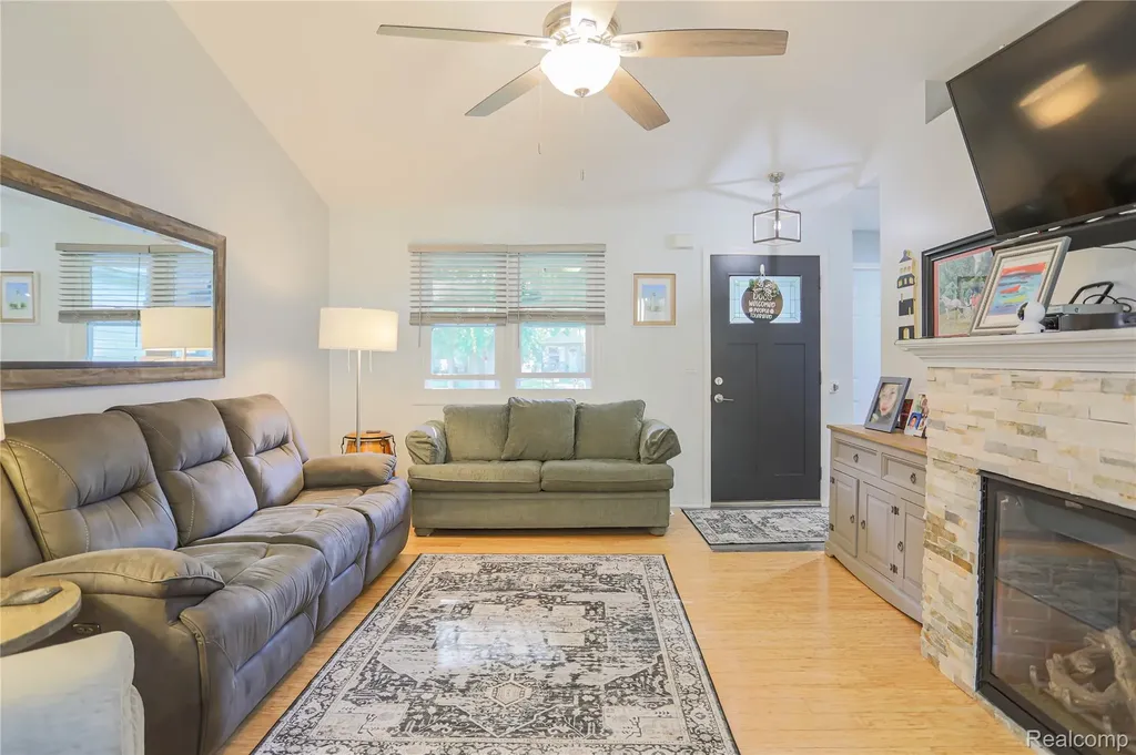 39567 Macomber Street Harrison Charter Township MI 48045