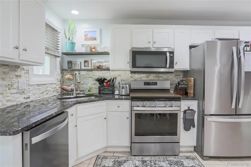 39567 Macomber Street Harrison Charter Township MI 48045