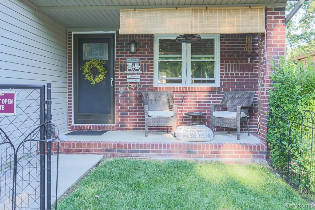 39567 Macomber Street Harrison Charter Township MI 48045