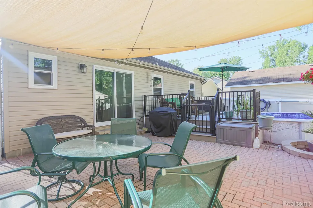 39567 Macomber Street Harrison Charter Township MI 48045