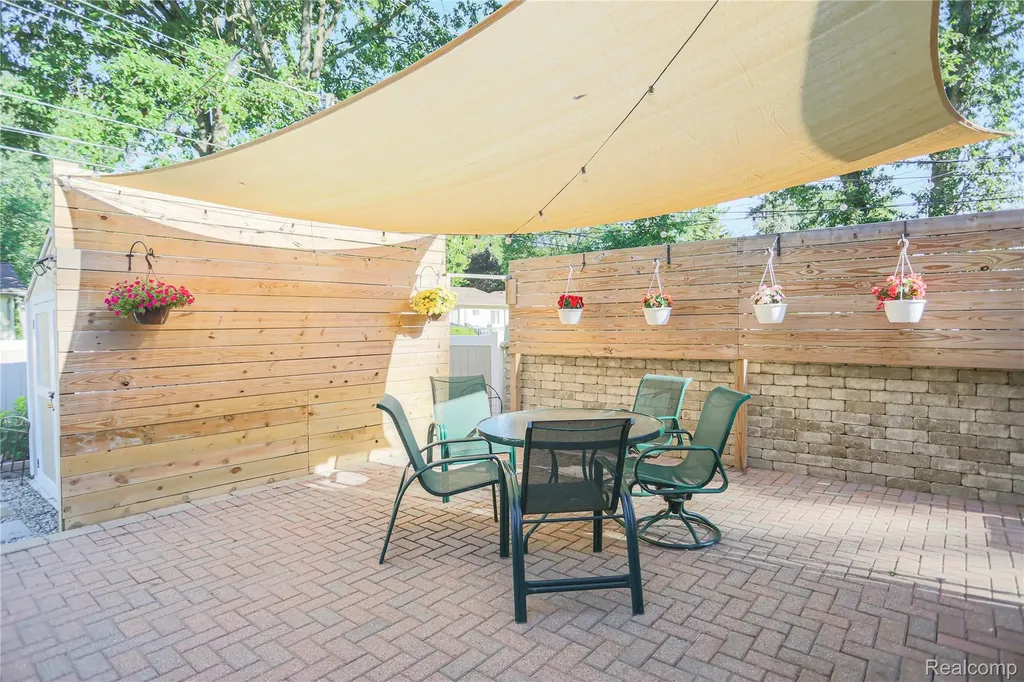 39567 Macomber Street Harrison Charter Township MI 48045