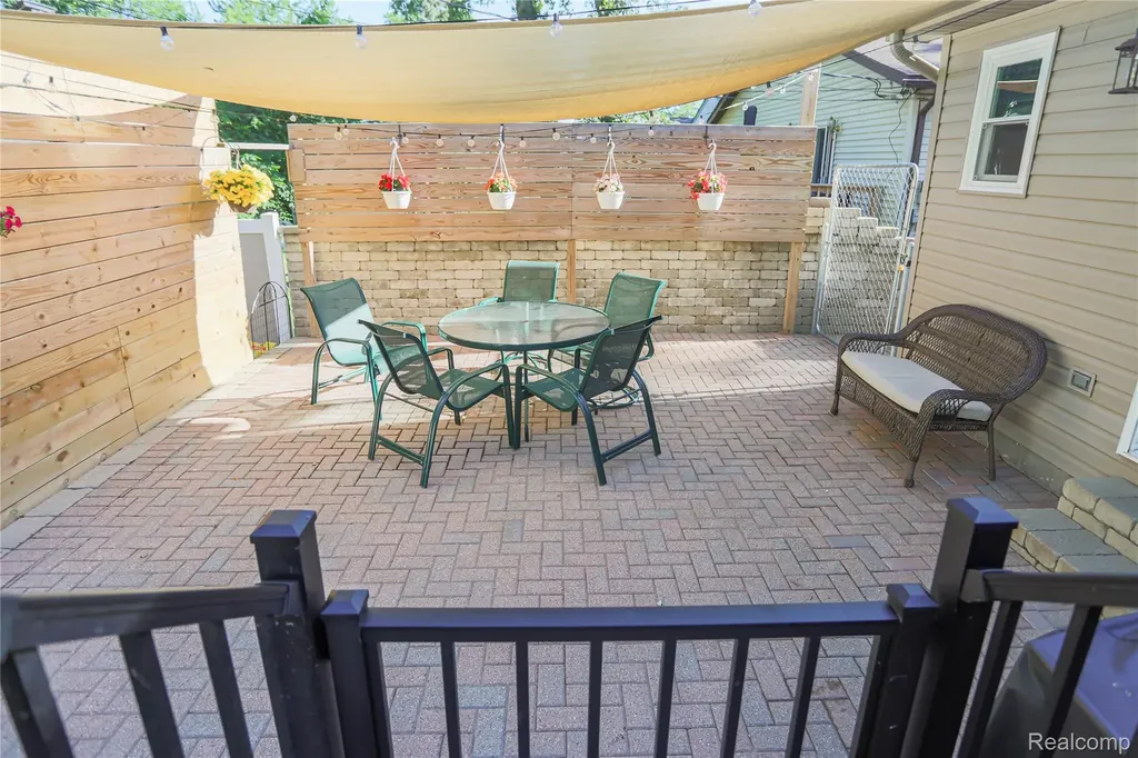39567 Macomber Street Harrison Charter Township MI 48045