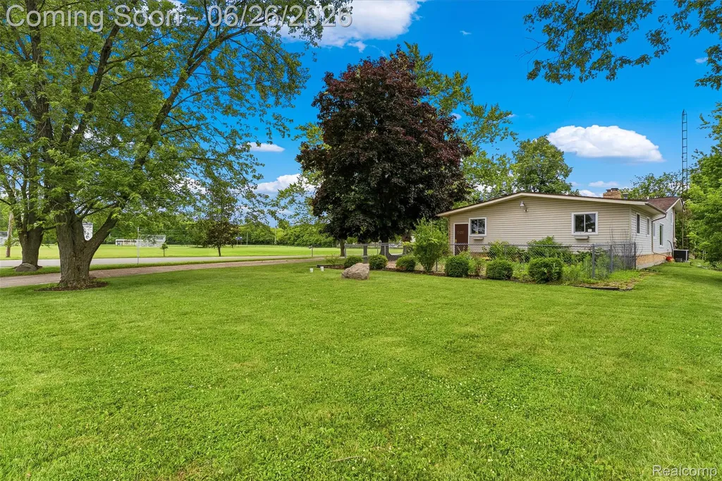5120 Hillcrest Circle Genesee Charter Township MI 48506