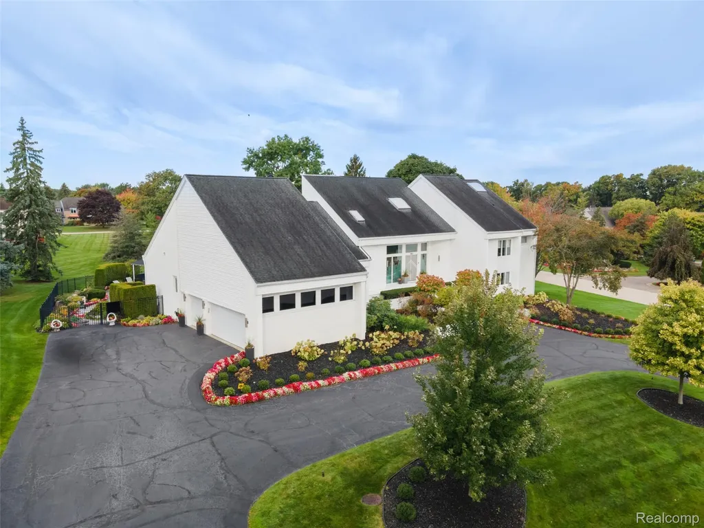 3802 Columbia Drive Bloomfield Hills City MI 48302
